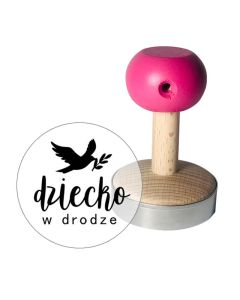 Stempel do ciastek i odbicie z napisem dziecko w drodze